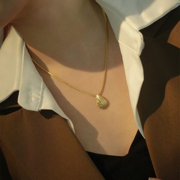 18K Gold Plated Silver Teardrop Pendent - Image 3