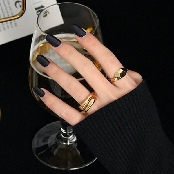 Twist 18K Gold Plated Ring on woman hand